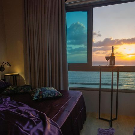 Panoramic Sea View Luxury Suite Нетанья Екстер'єр фото