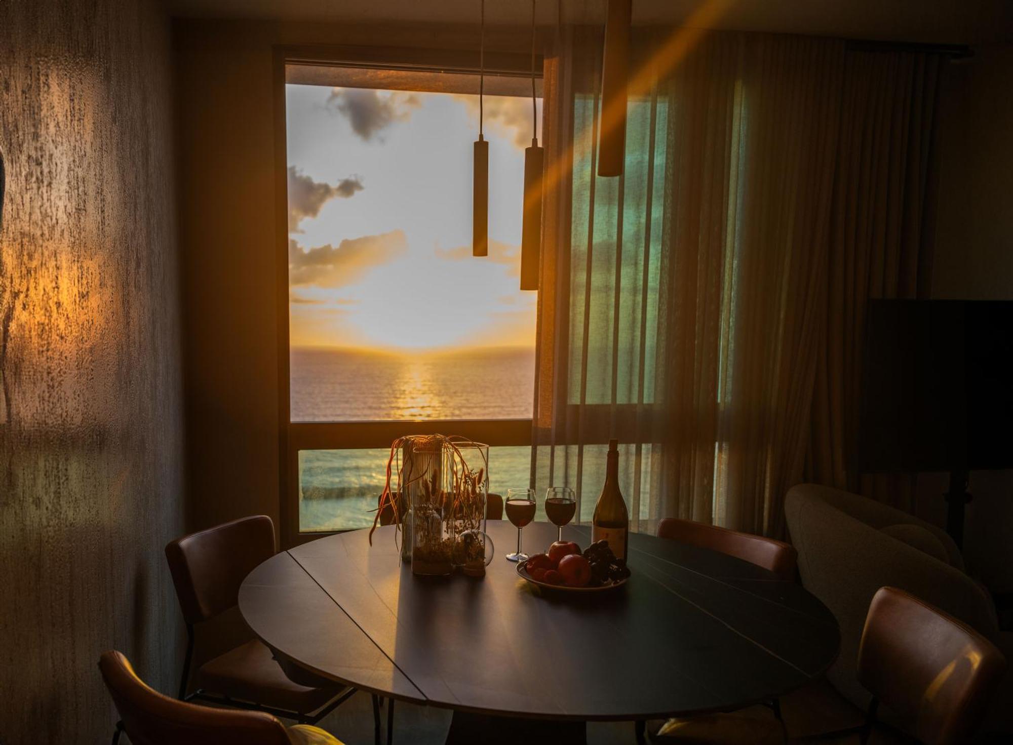 Panoramic Sea View Luxury Suite Нетанья Екстер'єр фото