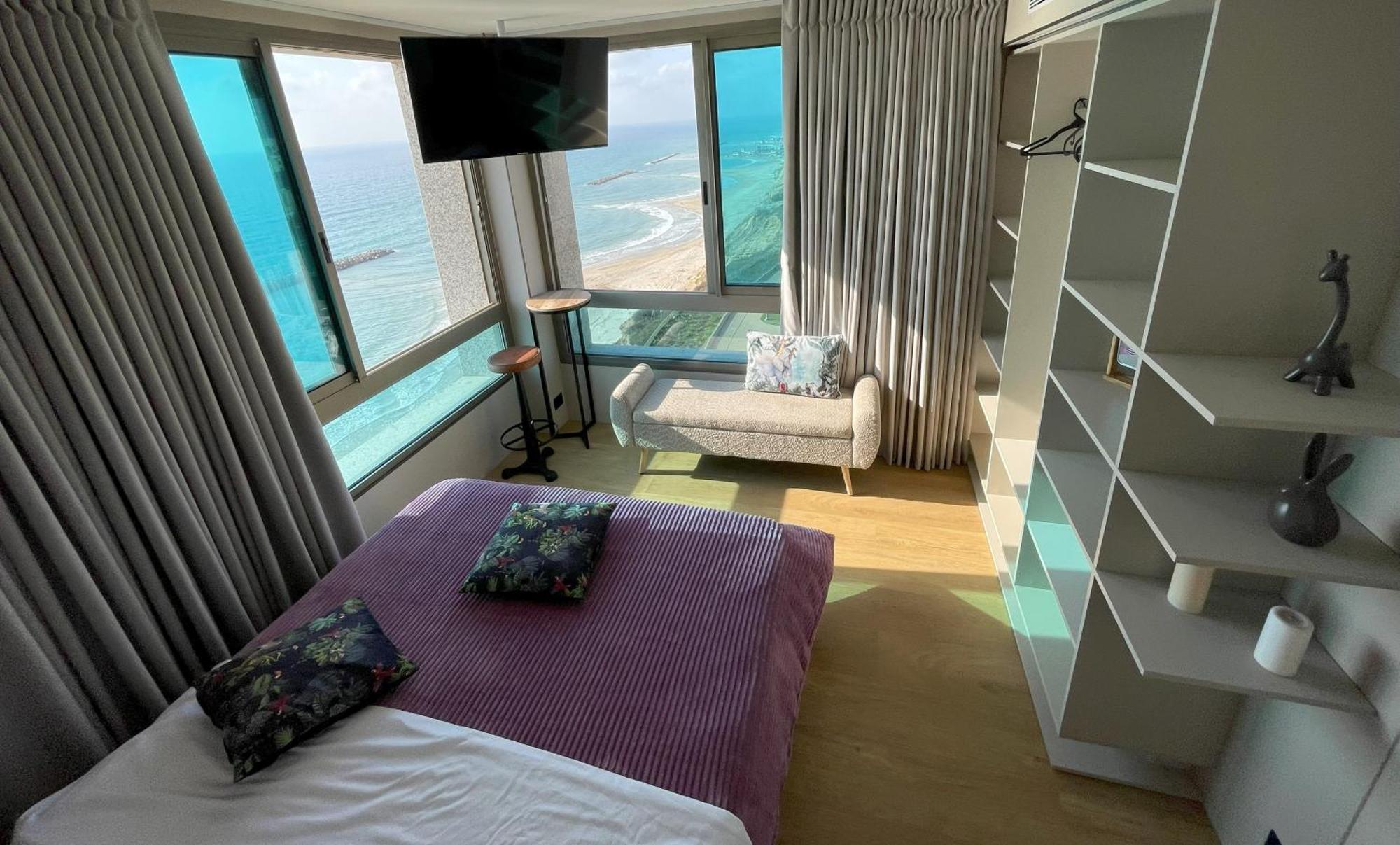 Panoramic Sea View Luxury Suite Нетанья Екстер'єр фото